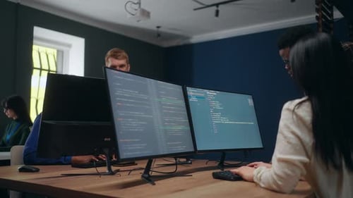 Büro des Unternehmens für Entwicklung und Design, Softwaredatenanalyst und Ingenieur für maschinelles Lernen