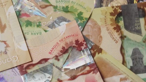 Dynamic Rotation of Canadian Dollar Notes