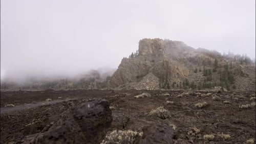 Nebel über der Berglandschaft Teneriffas
