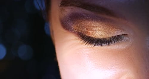 Maquillage, yeux de femme et cosmétiques glamour, apparence de beauté d'un visage féminin