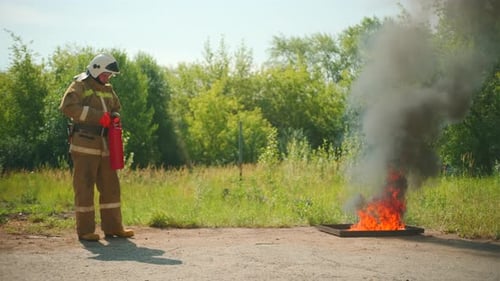 Concepto de salvar vidas, profesión heroica, seguridad contra incendios
