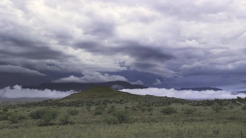 Ominosa inversión de nubes: Timelapse de la tormenta monzónica de Arizona
