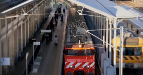 Ankunft des Zuges am Bahnhof — Tilt Shift