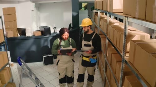 Warehouse Sorters Do Inspection