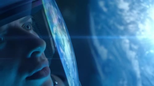 Astronauta com nebulosa e galáxias no espaço Reflexão do planeta Terra, Via Láctea com estrelas de galáxias