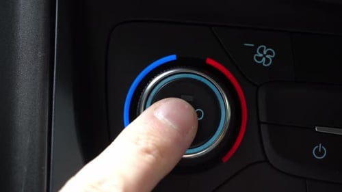 Turning on car air conditioner in automatic mode of temperature control in cabin. Separate climate