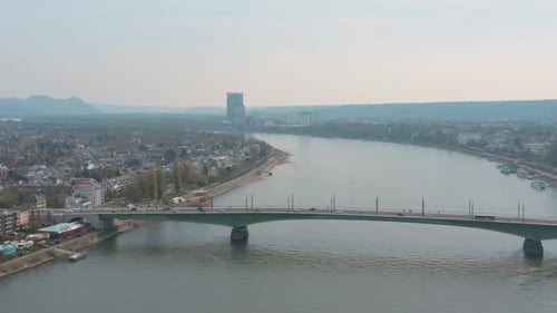 Drone/Foto aérea do panorama de Bonn e Bonn - ponte Beuel Kennedybücke Kennedy, navios e t