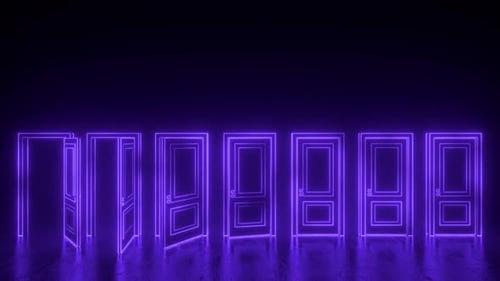 Une rangée de portes fermées au néon violet