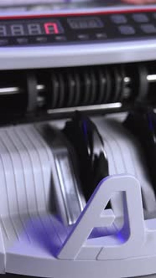 Money Counting Machine Accurately Counts Dollar Bills