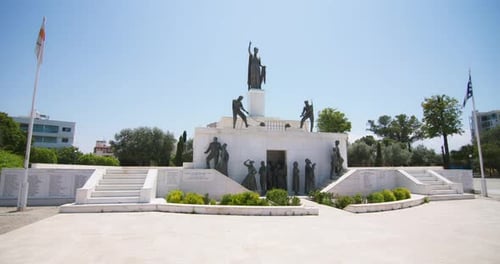 Mémorial de l'indépendance de Chypre : sculptures de Nicosie dans le centre-ville historique