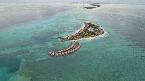 Vista aérea da lagoa de baleias Barcelo, Maldivas, na Ilha Bodufinolhu, Maldivas.
