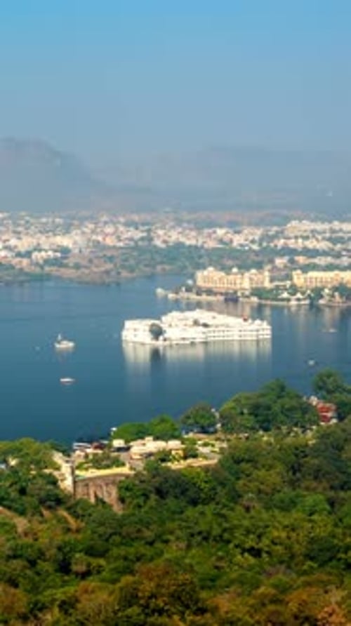 Vue sur le lac Pichola Lake Palace Jag Niwas Jag Mandir Lake Garden Palace Udaipur Rajasthan Inde