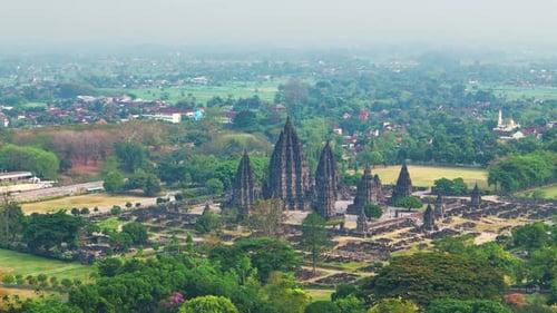 Luftaufnahme des Prambanan-Tempels.