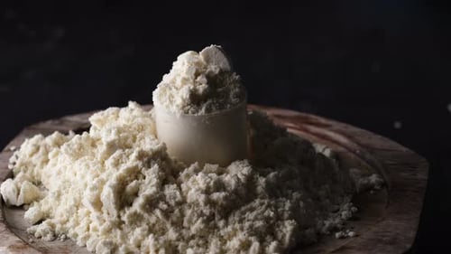 Measuring Spoon with Dry Protein