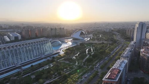 Cidade das Artes e Ciências do Pôr-do-Sol em Valência, na Comunidade Valenciana, Espanha.