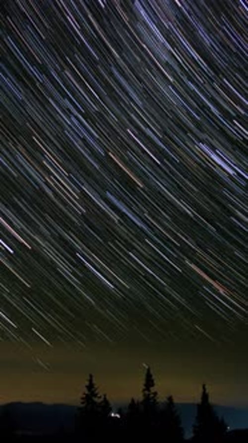 Time-Lapse Captures a Majestic Night Sky Star Trail