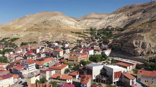 Vue aérienne du centre et des montagnes du district de Sivas Gurun 2