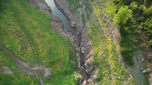 Aerial Creek im Tal