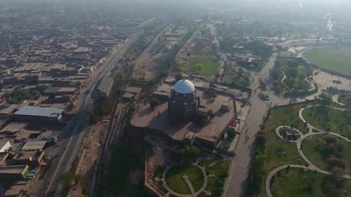 Vista aérea da tumba de Hazrat Shah Rukn-e-Alam, Paquistão.