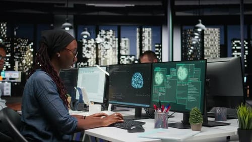 Programmer in Office Panicked By Ddos Attack From Hacker