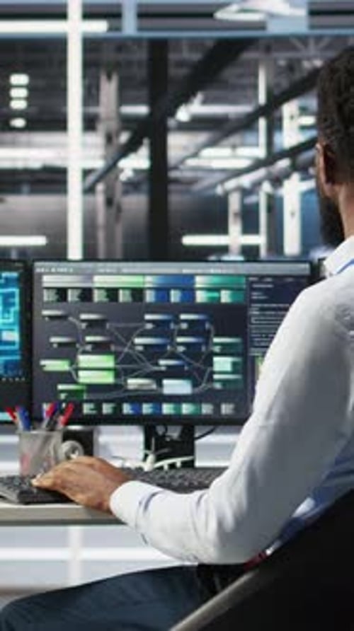 Der Programmierer für vertikale Videorechenzentren verwendet das Node Tree-Tool für maschinelles Lernen, um Probleme zu identifizieren