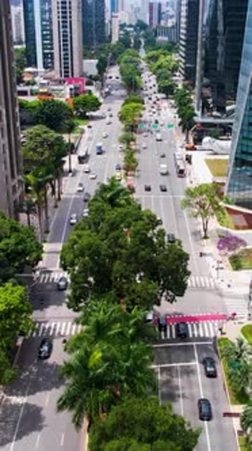 Edifícios na Avenida Faria Lima, no centro de São Paulo, Brasil.
