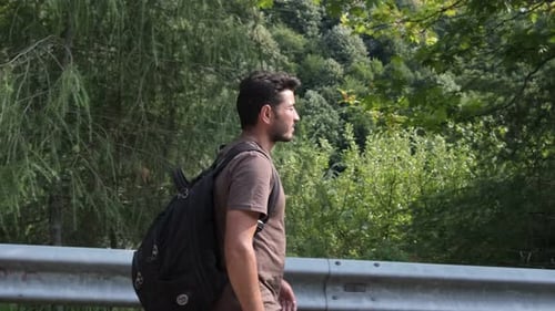 Reisender im Wald