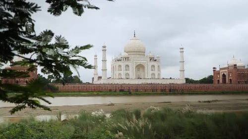 Tah Mahal seen from the banks of river Yamuna, lateral view