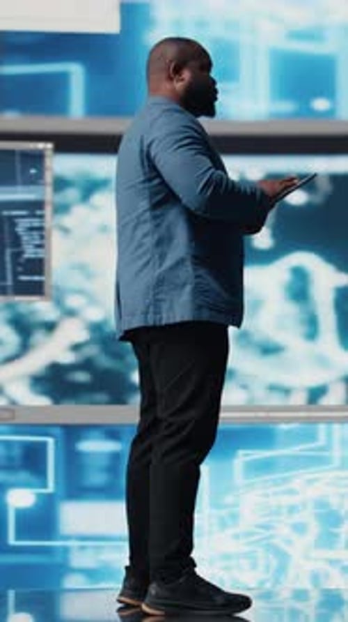 Vertical Video Black entwickelt Software und untersucht Codefragmente