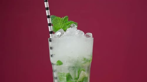 Refreshing Mojito Cocktail with Mint and Lime