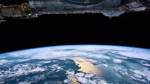 Zeitraffer von Over the Earth von der ISS aus gesehen.