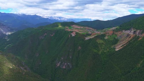 Natural Scenery of Shangri-La, Yunnan, China, Blue Skies and White Clouds