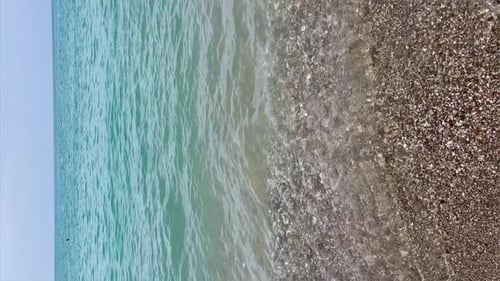 Meer, Strand, Sand, Himmel, Der Strand mit Nahaufnahme, Blau, Hochwelle, Reisen, Sommer, Konzept, Urlaub im