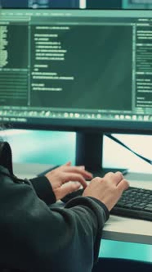 Un equipo vertical de ciberinteligencia de vídeo utiliza tecnología avanzada para proteger las redes informáticas