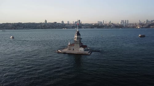 Luftaufnahme des Jungfrauenturms in Istanbul, Türkei