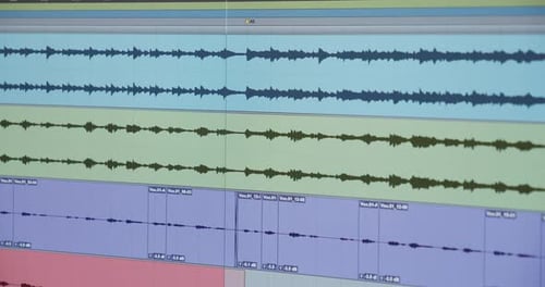 Gros plan de l'enregistrement de chansons sur ordinateur