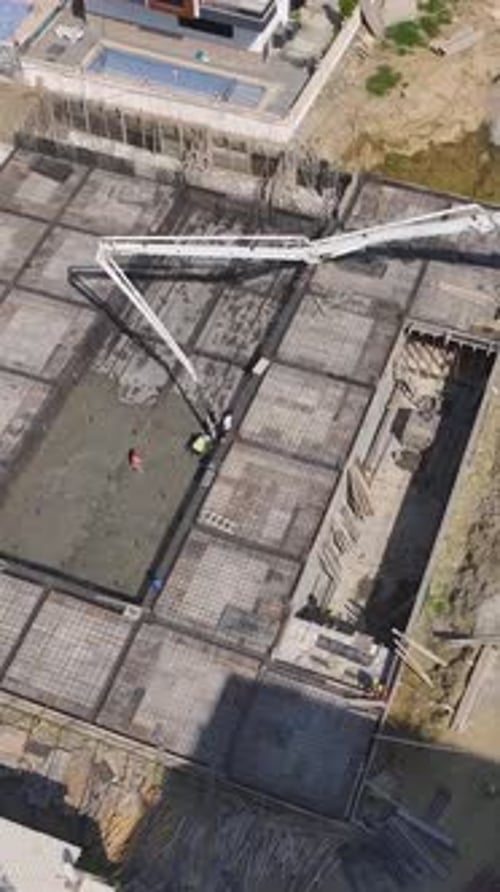 El complejo de construcción vertical en vídeo se acerca a su finalización con trabajos finales en estructuras y estructuras modernas