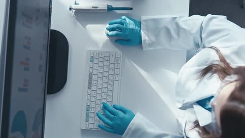 Typing on Computer Keyboard in Laboratory