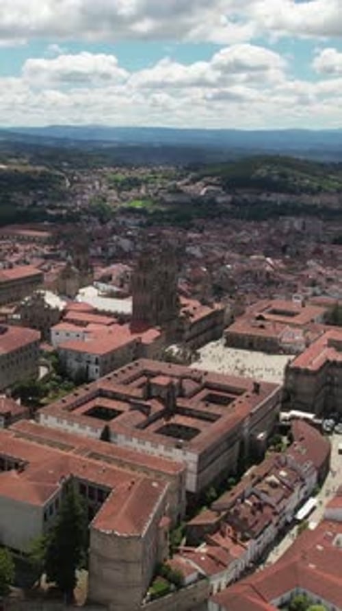 Vidéo verticale de la ville de Saint-Jacques-Compostelle, Espagne