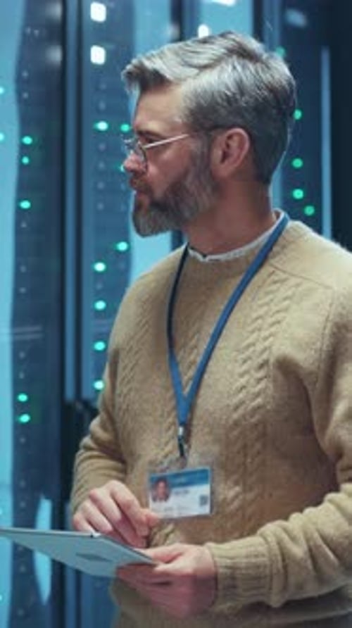 IT-Experte, spezialisiert auf Rechenzentrumsbetrieb mit modernen Technologielösungen