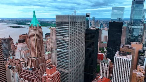 Flight among the stunning buildings of New York downtown.