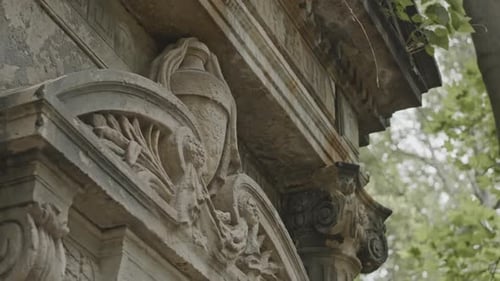 Exterior de la cripta del cementerio