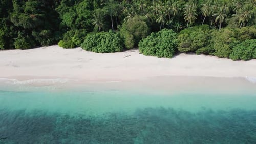 VTropical Paradise Beach Aerial: Turquoise Water and White Sand Shoreline1 0037 Waebela00000199