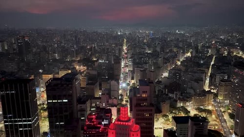 Impressionante Avenida São João, no centro de São Paulo, Brasil.