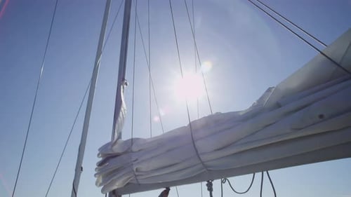 Sail on Boat está levantado en Red Epic para una alta calidad