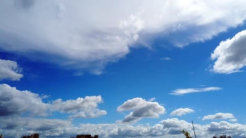 Schwarz-weiße Wolke Zeitraffer