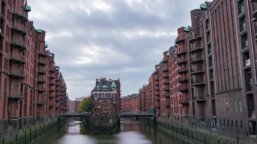 Exploring Hamburg in Autumn: Historical Buildings and Footbridges Timelapse