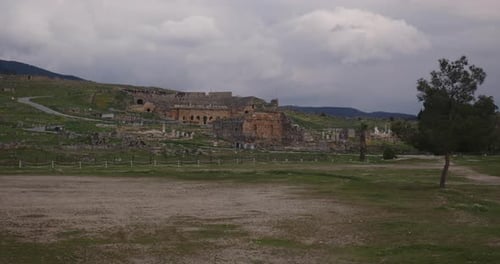 Foto ampla do The Ancient Theatre em Hierapolis.
