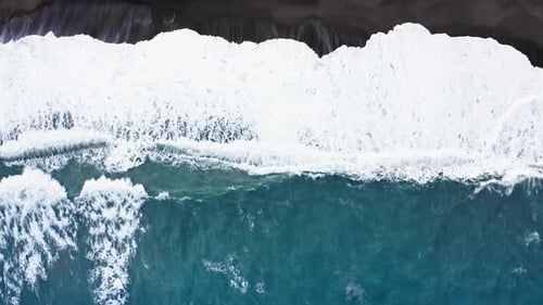 Relaxing View of Ocean Waves