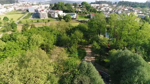 Luftaufnahme des Stadtparks Sommertag